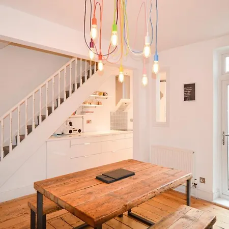 Charming 1 Bedroom House Close To City Centre Bristol