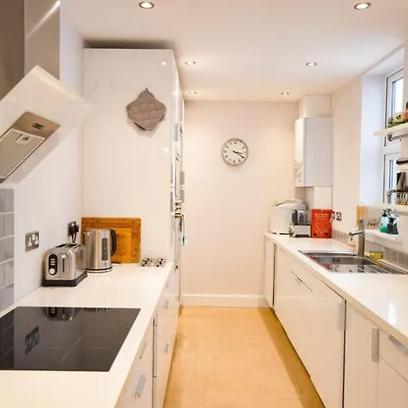 Charming 1 Bedroom House Close To City Centre * Bristol